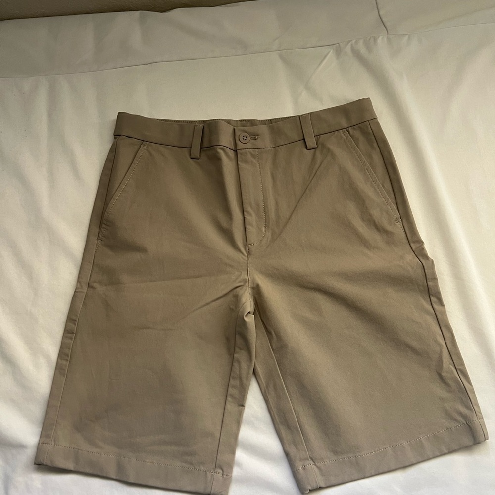Vineyard vines performance boys shorts worn once size 16